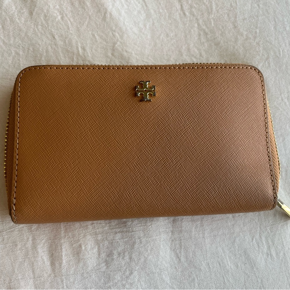 Tory Burch wallet